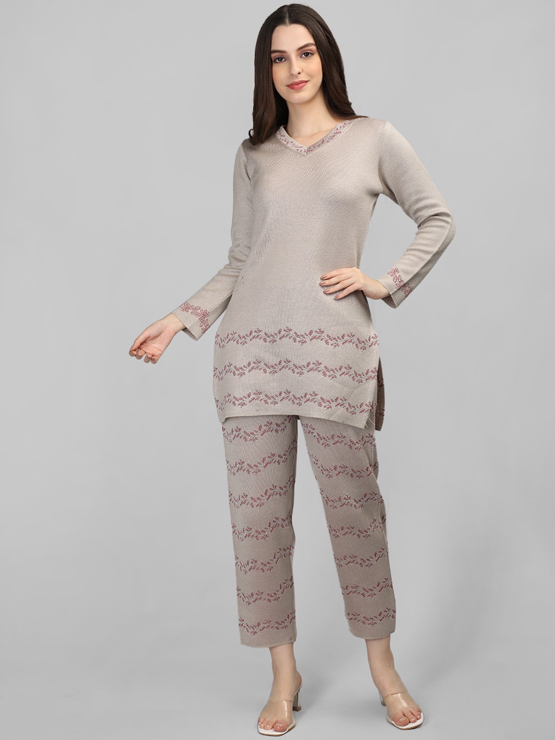 

MIKHAD Floral Self Design Border V-Neck Straight Kurti With Trousers, Grey