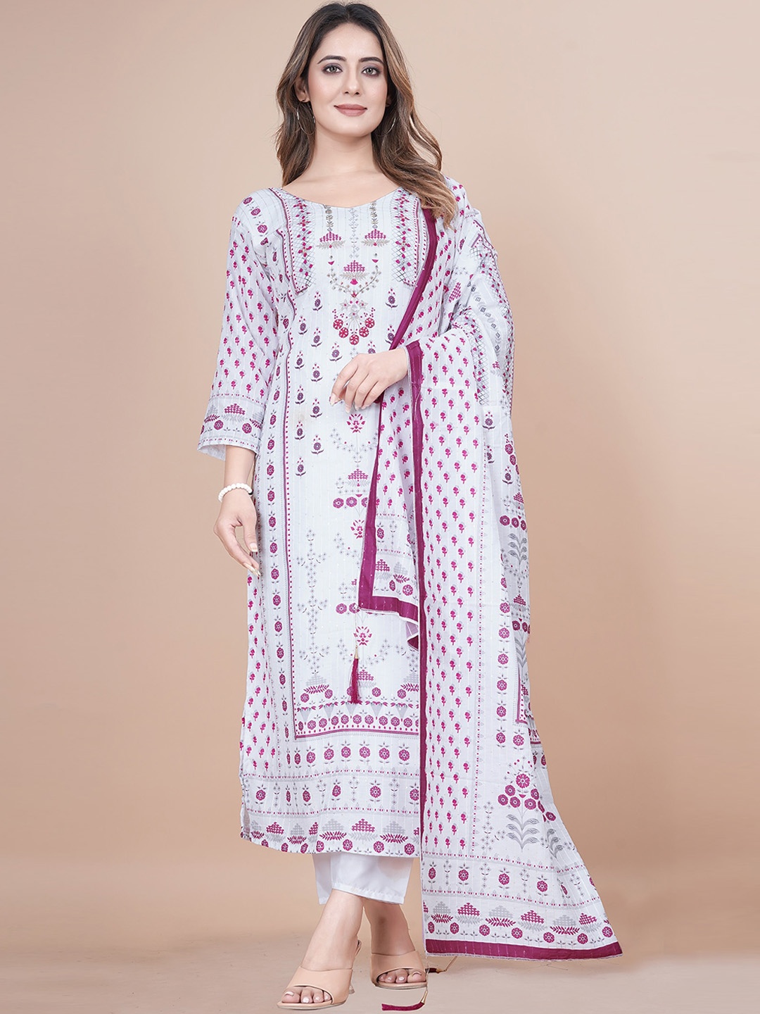 

N N ENTERPRISE Floral Printed Straight Kurta with Salwar & Dupatta, White