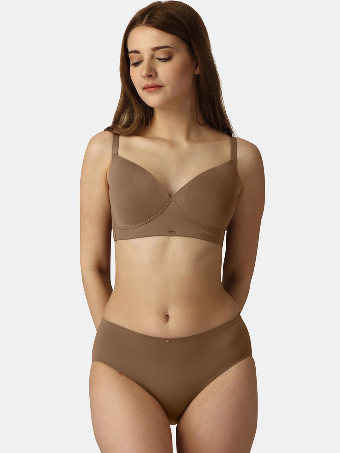 

SOIE Full Coverage Padded Non Wired Bra and High Rise Full Coverage Briefs Lingerie Set, Brown