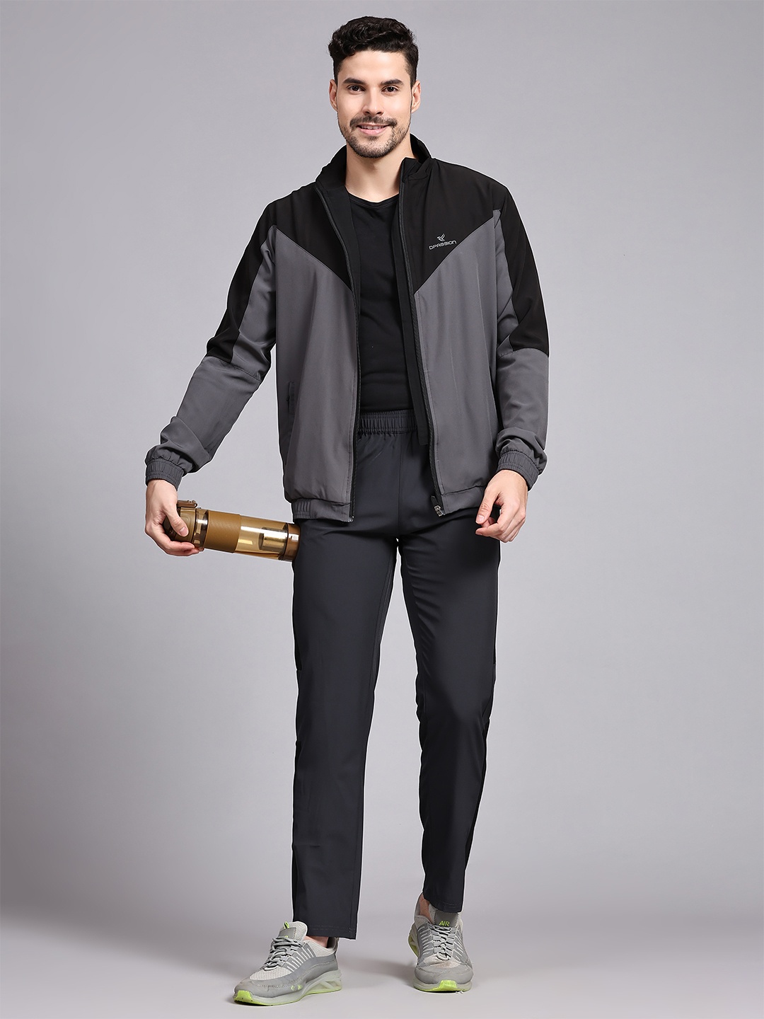 

Dpassion Men Colourblocked Mock Collar Tracksuit, Grey