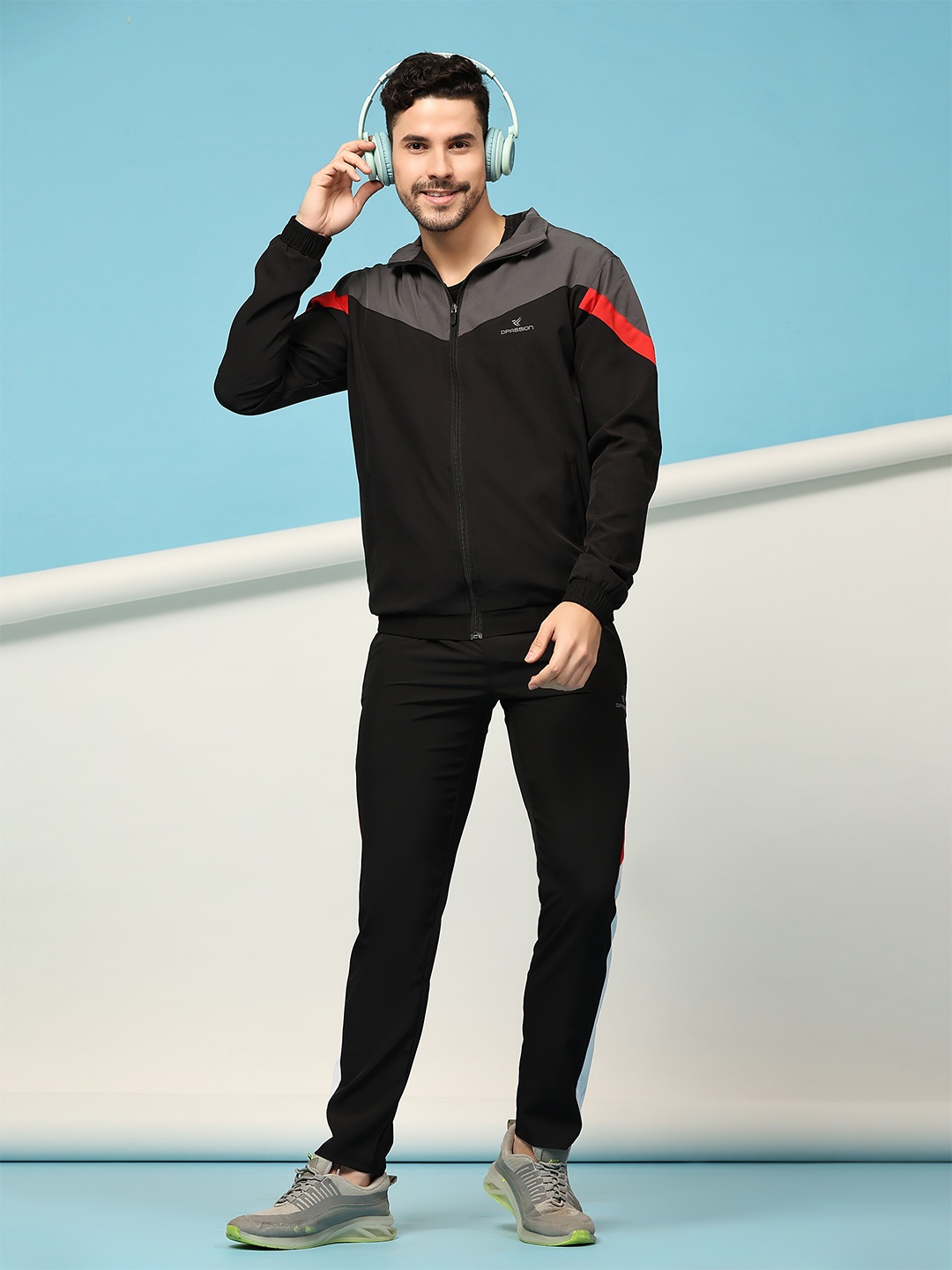 

Dpassion Men Colourblocked Mock Collar Tracksuit, Black