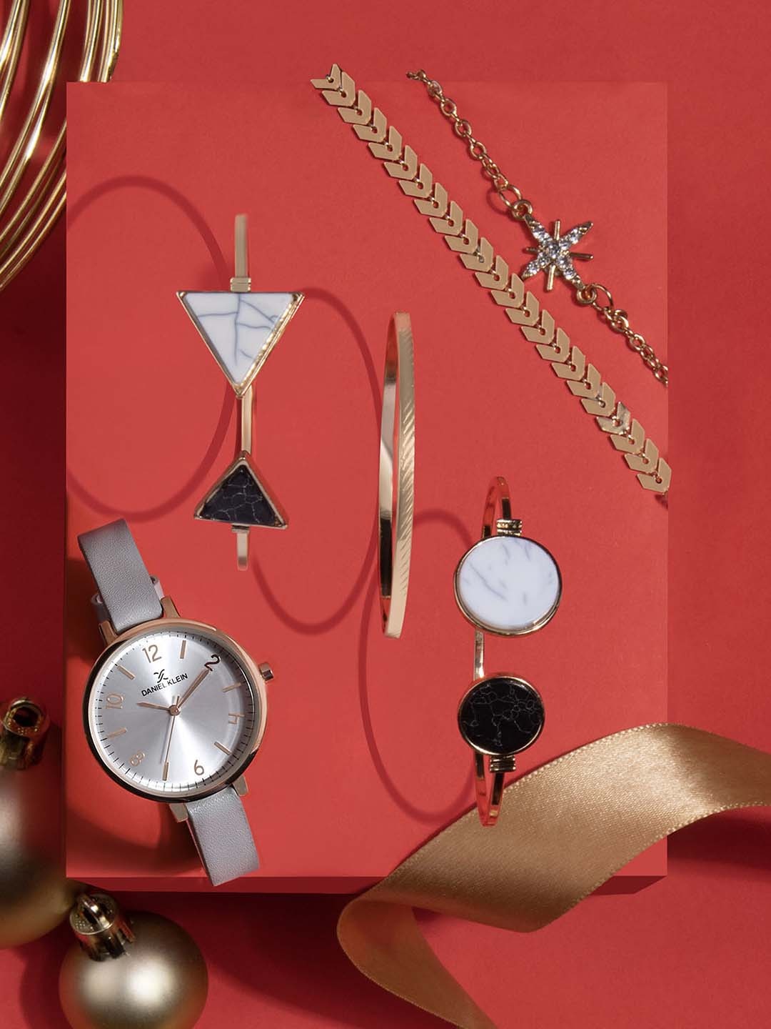 

Daniel Klein Women Bracelet & Watch Gift Set DKG002-5, Grey