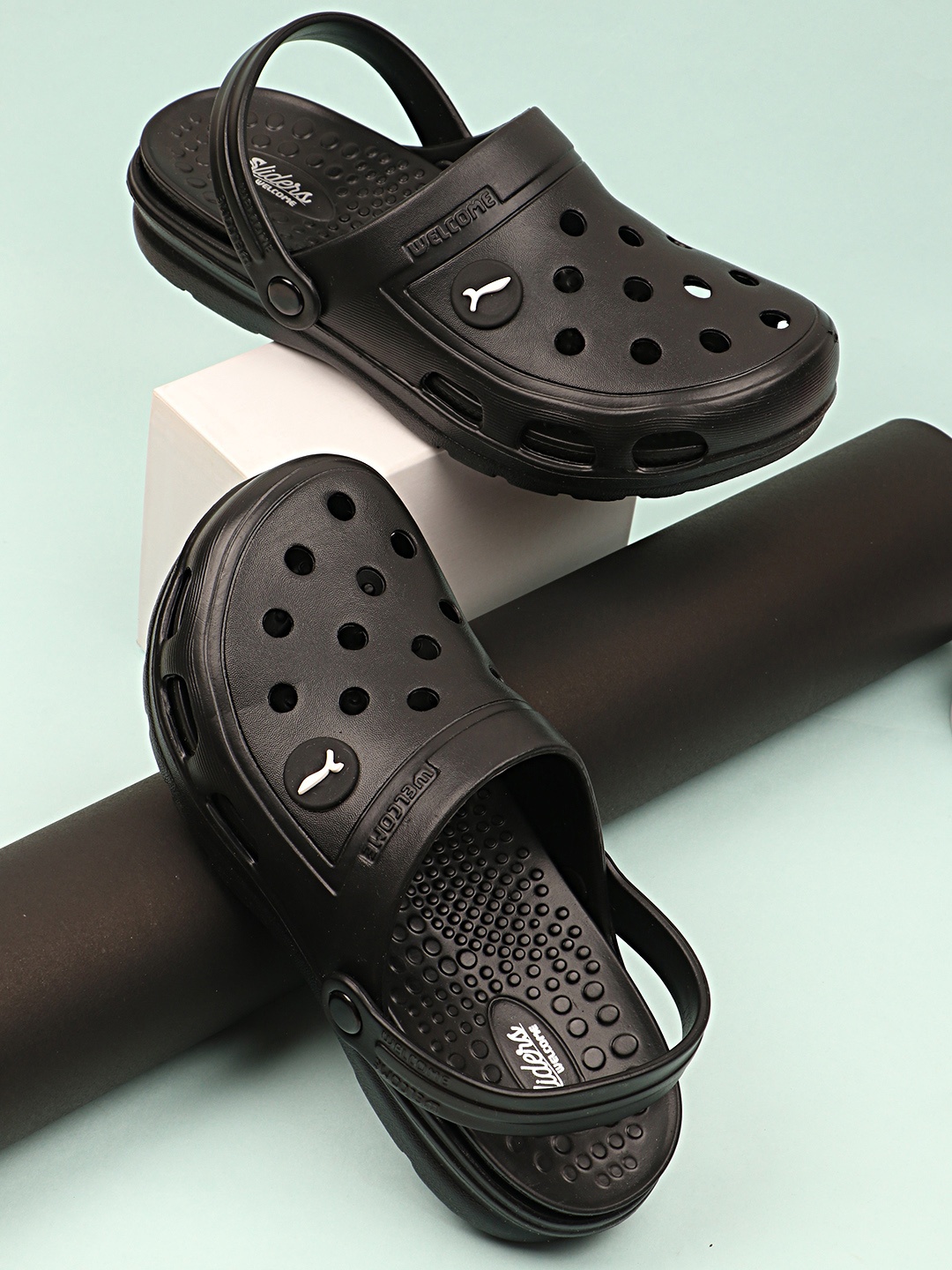 

WELCOME Men LEVIREX Clogs, Black