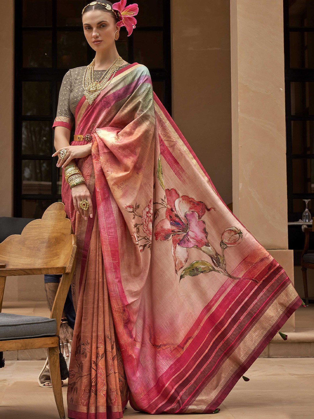 

Mitera Floral Printed Saree, Pink