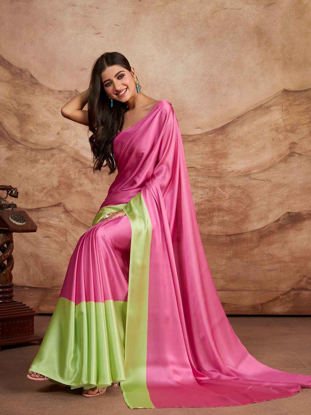 

Sangria Colourblocked Satin Saree, Pink