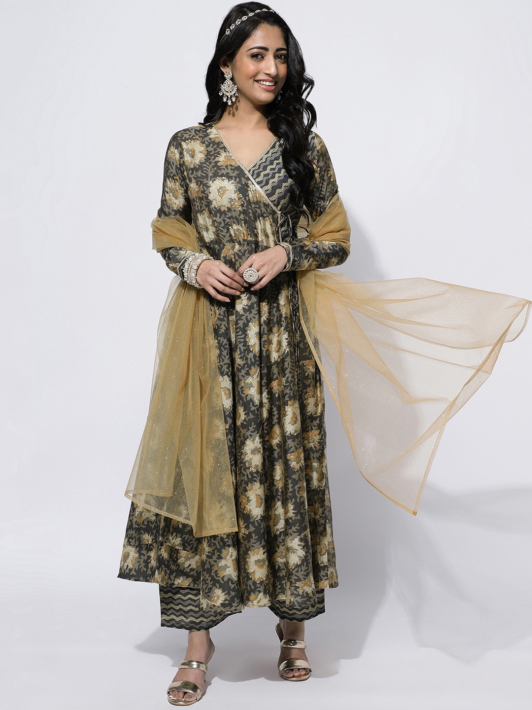 

SKYLEE Women Floral Printed Regular Kurta & Palazzo with Dupatta, Grey