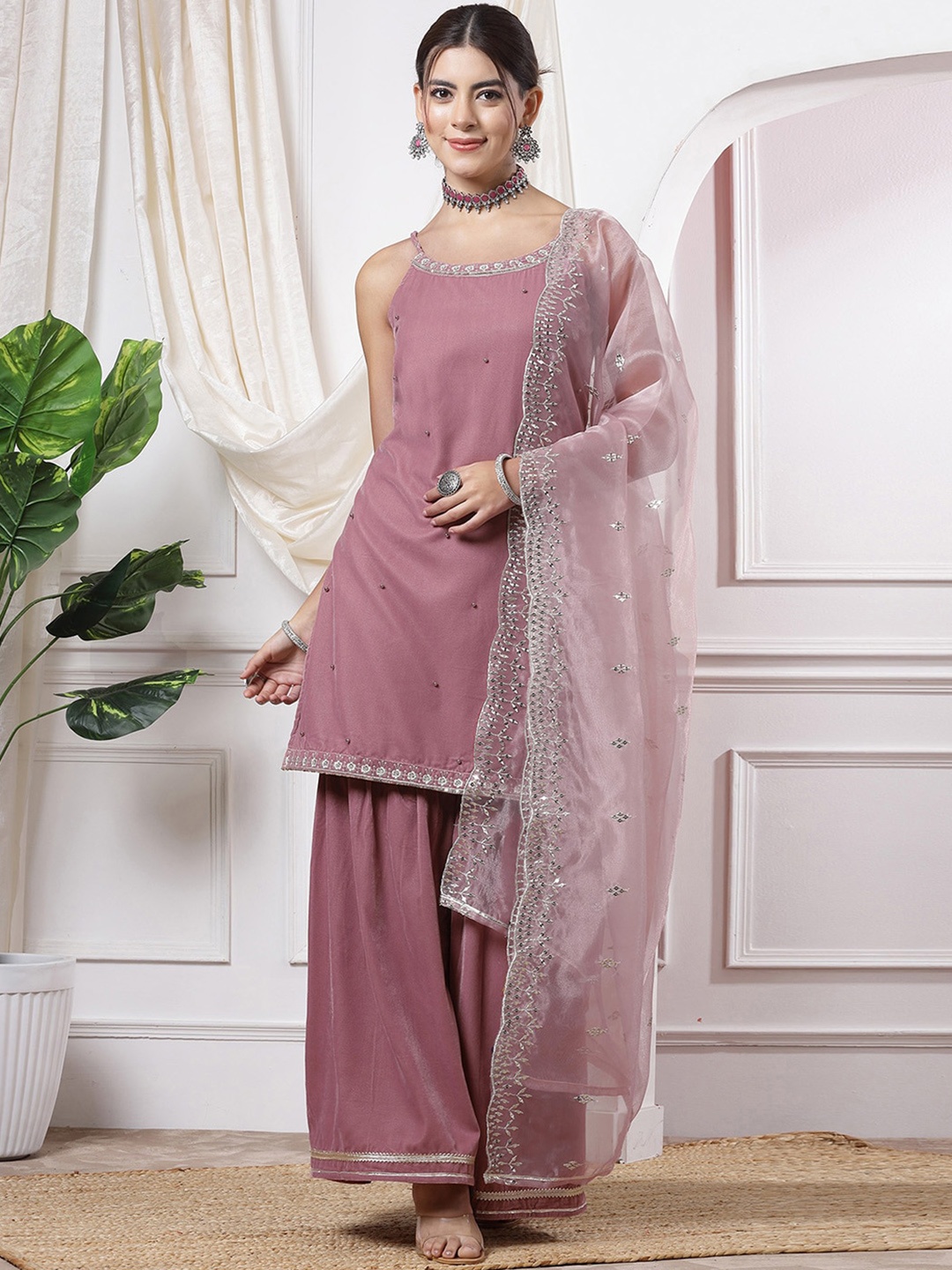 

SKYLEE Pink Embroidered Thread Work Velvet Kurta & Sharara With Dupatta