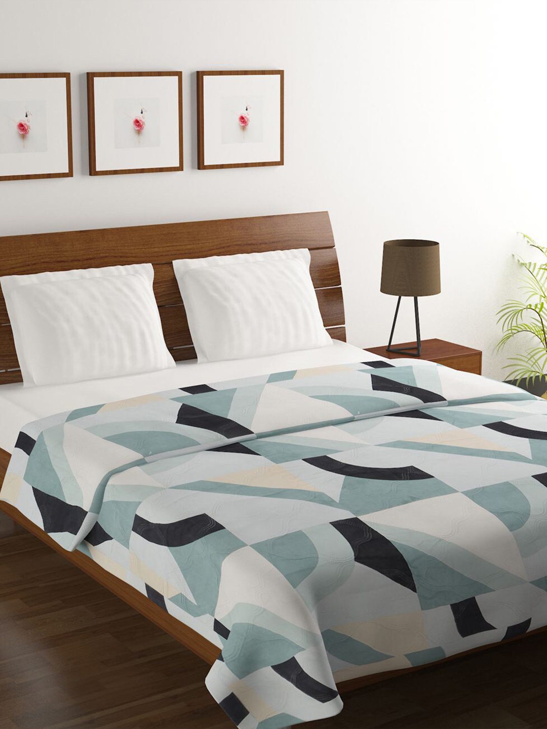

BELLA TRUE Green & Black Microfiber AC Room 380 GSM Double Bed Comforter