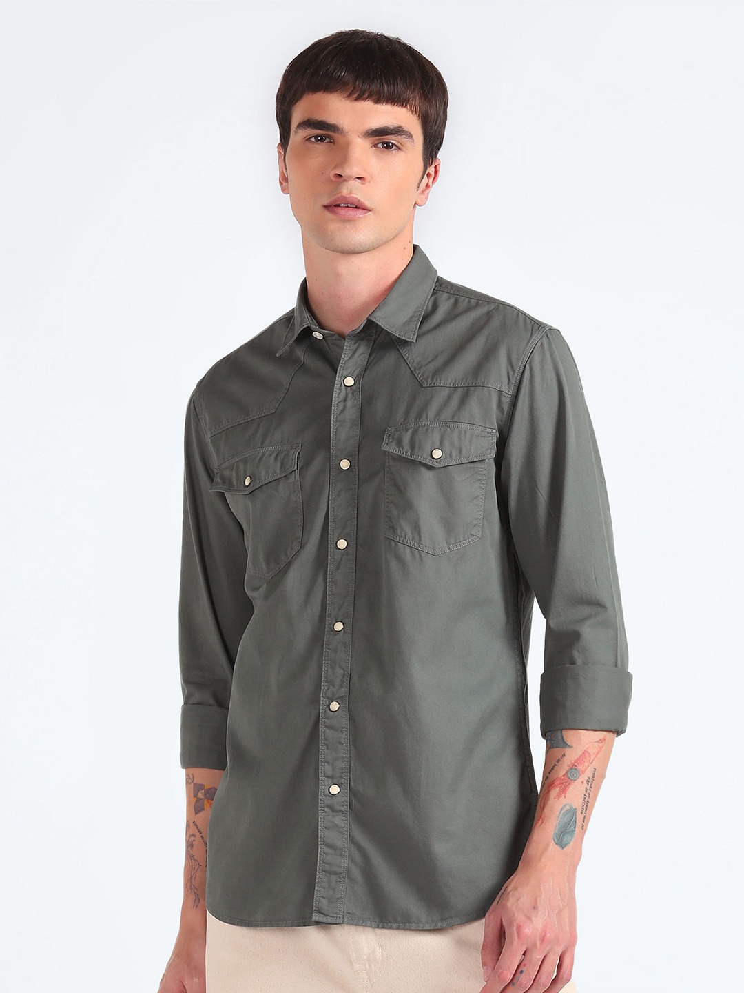

Flying Machine Spread Collar Regular Fit Cotton Casual Shirt, Green