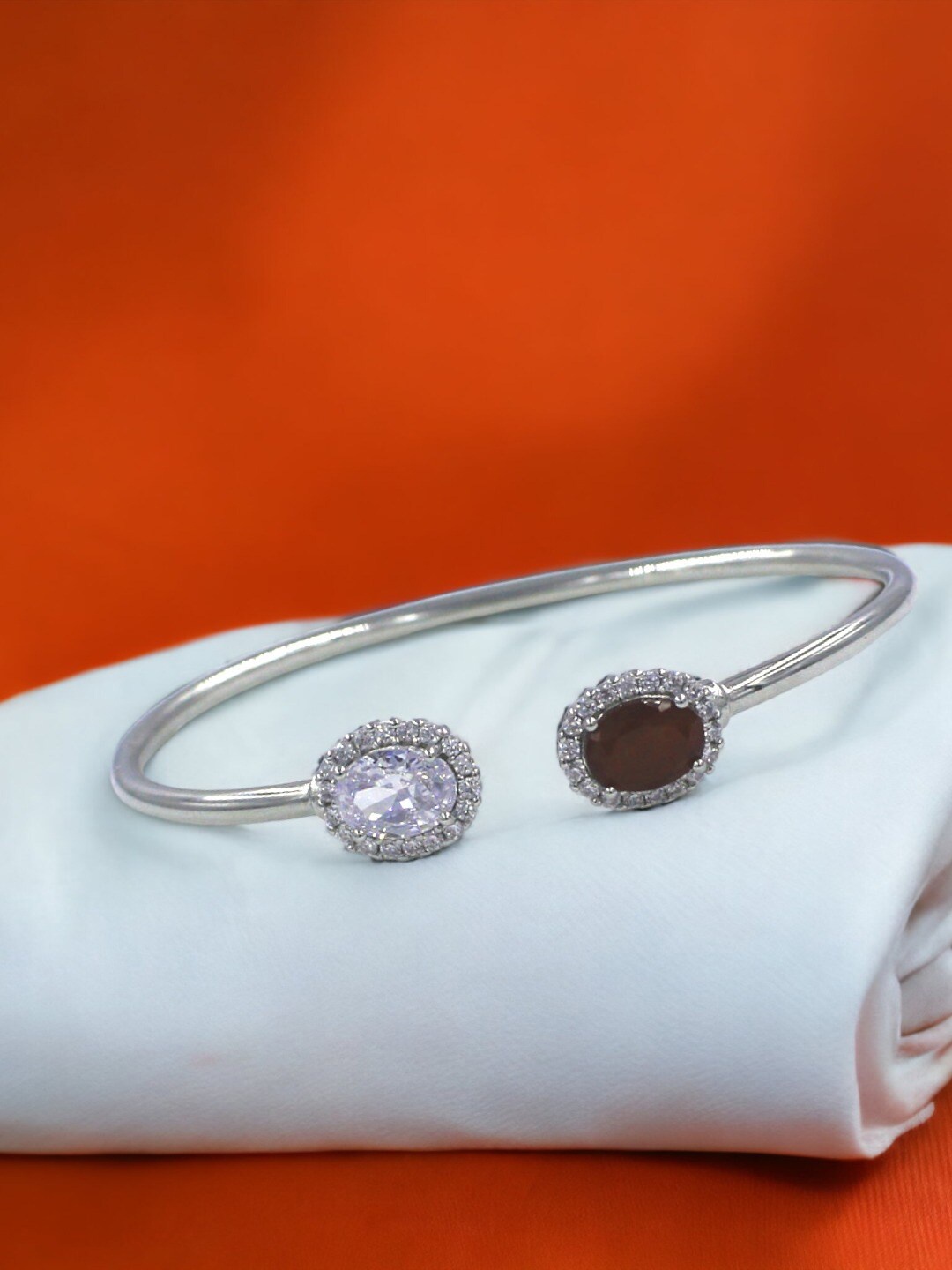 

Taraash 925 Sterling Silver Oval Shape Cubic Zirconia-Studded Bangle
