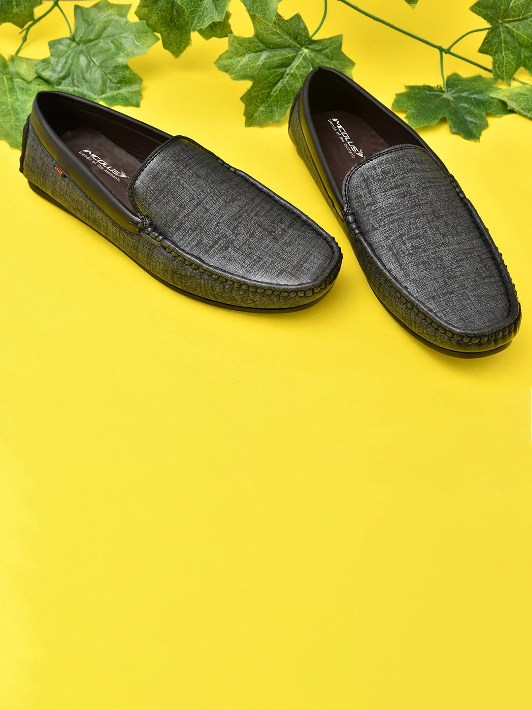 

IMCOLUS Men Textured Square Toe Loafers, Black