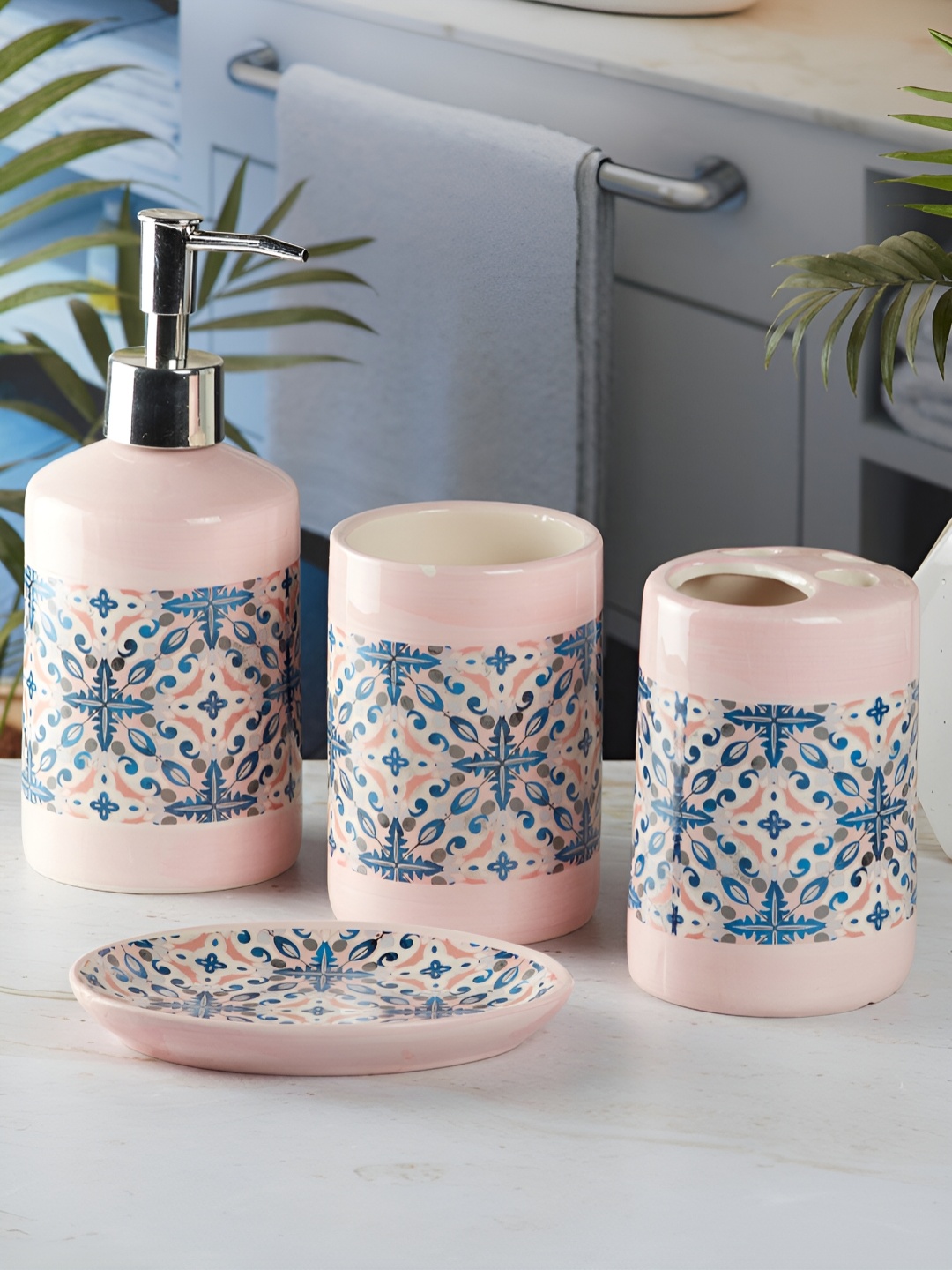 

Kookee Pink & Blue 4 pieces Abstract Ceramic Bath Accessories Set