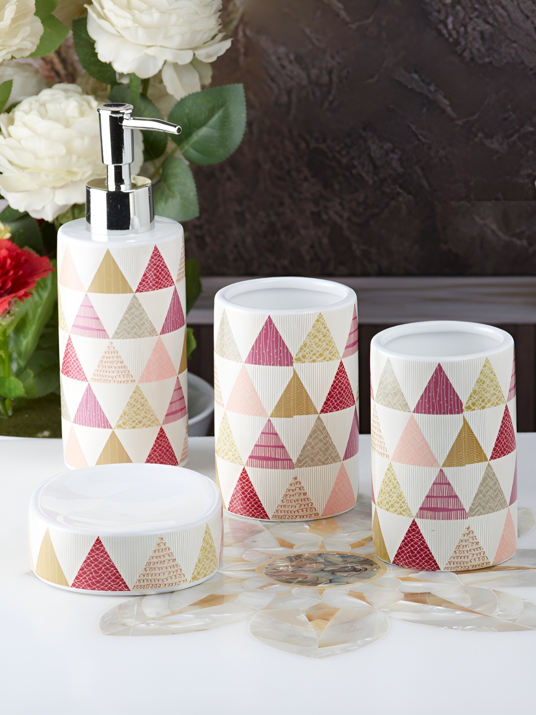 

Kookee White & Pink 4 pieces Abstract Ceramic Bath Accessories Set