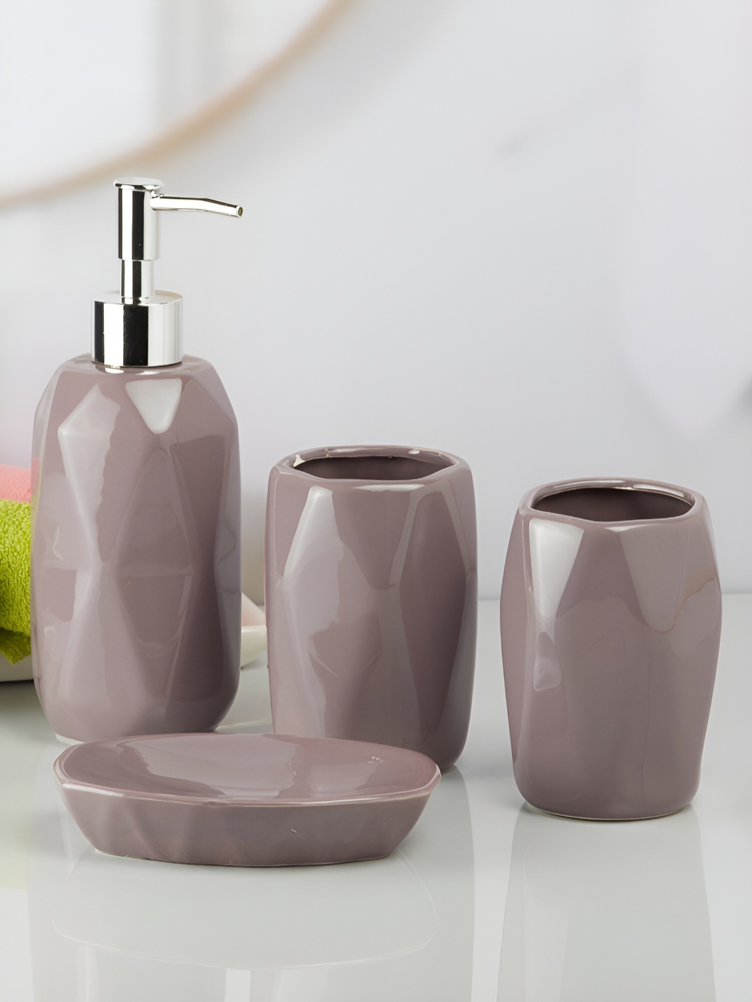 

Kookee Brown 4 piece Abstract Ceramic Bath Accessories Set