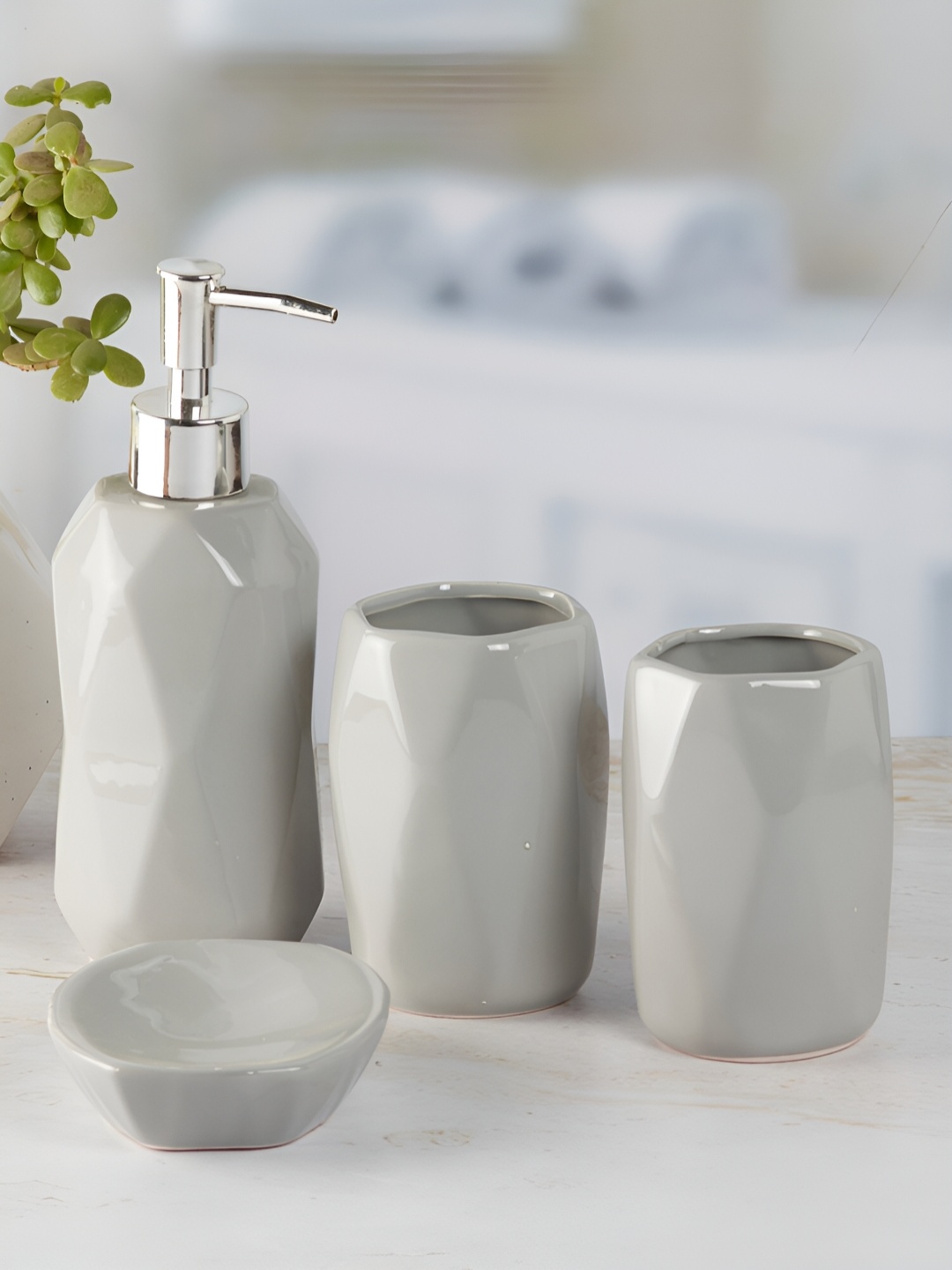 

Kookee Grey 4 piece Abstract Ceramic Bath Accessories Set