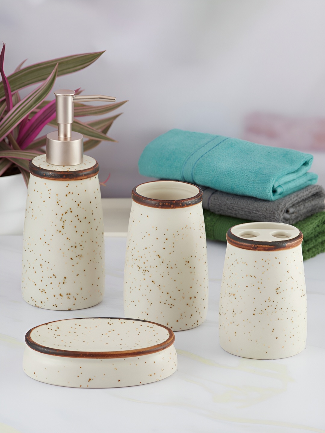 

Kookee Beige 4 piece Abstract Ceramic Bath Accessories Set