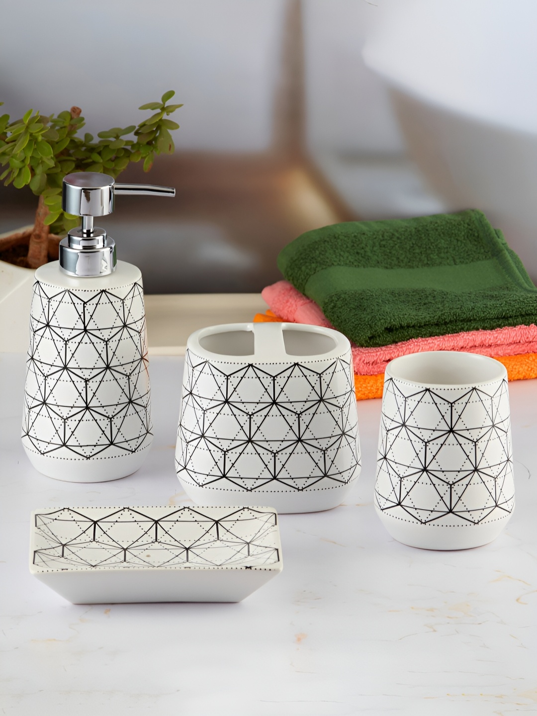 

Kookee White 4 pieces Geometric Ceramic Bath Accessories Set