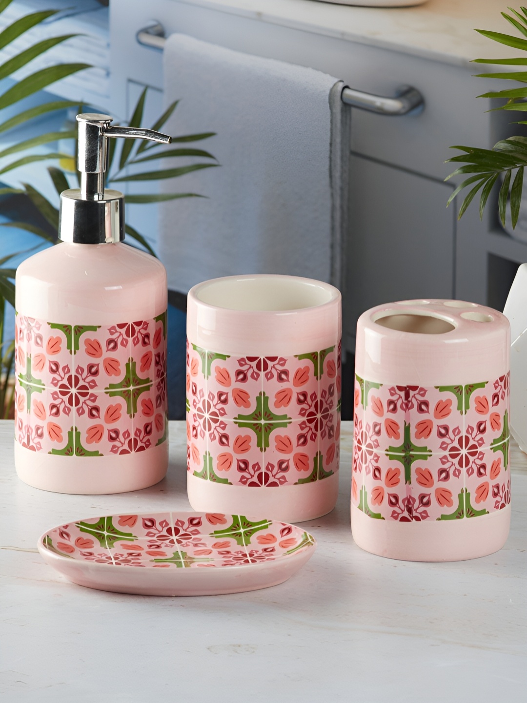 

Kookee Pink & Green 4 Pieces Ceramic Abstract Bath Accessories Set