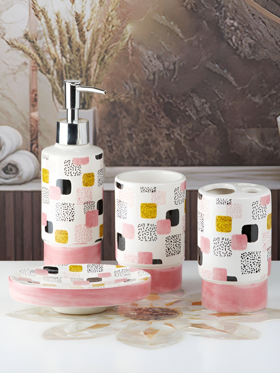 

Kookee White & Black 4 pieces Abstract Ceramic Bath Accessories Set