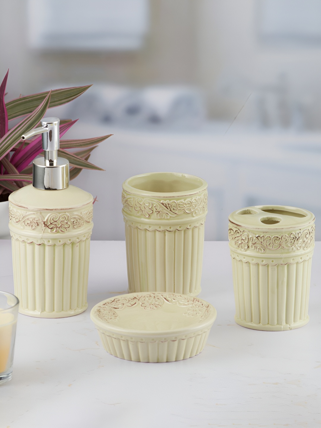 

Kookee Off White 4 piece Abstract Ceramic Bath Accessories Set