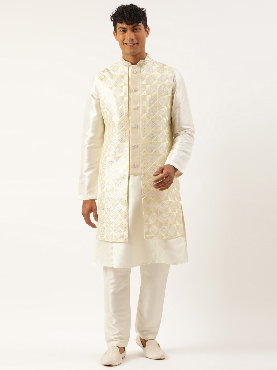

TheEthnic.Co Mandarin Collar Straight Kurta & Pyjamas With Jacket, Cream