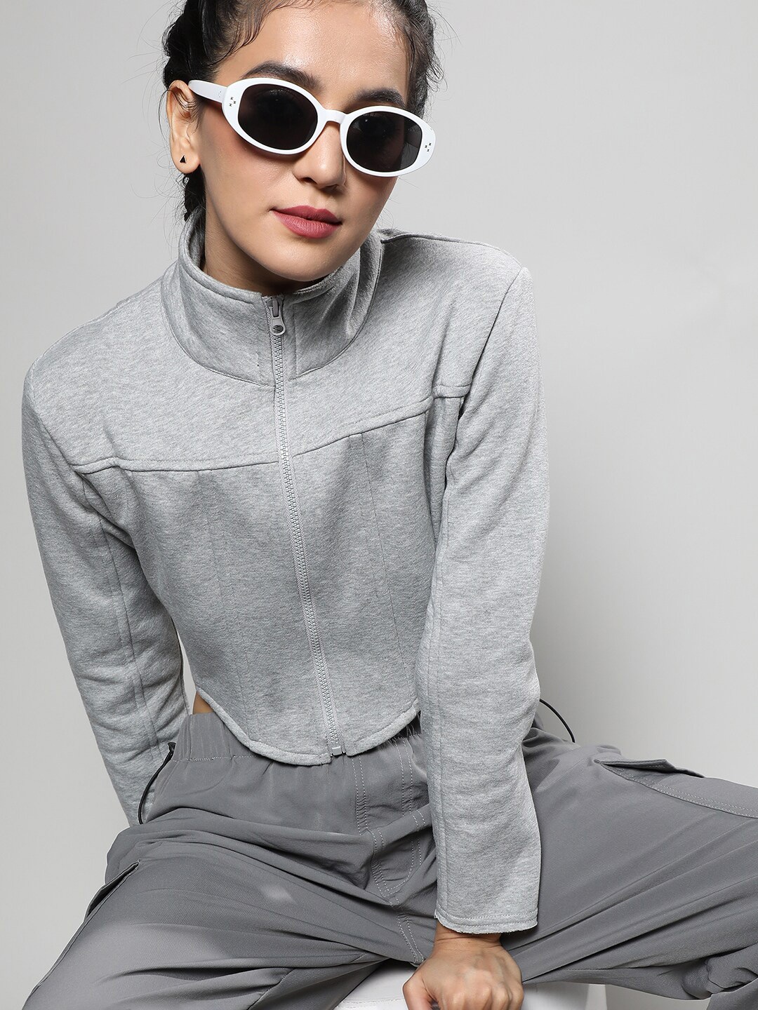 

Campus Sutra Mock Collar Cotton Front Open Cropped Sweatshirt, Grey