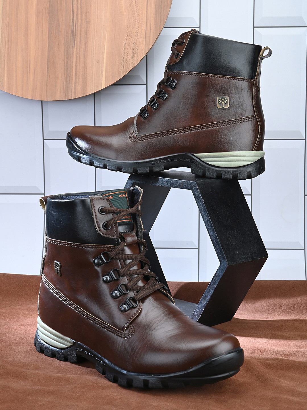 

IMCOLUS Men Textured Mid-Top Regular Boots, Brown