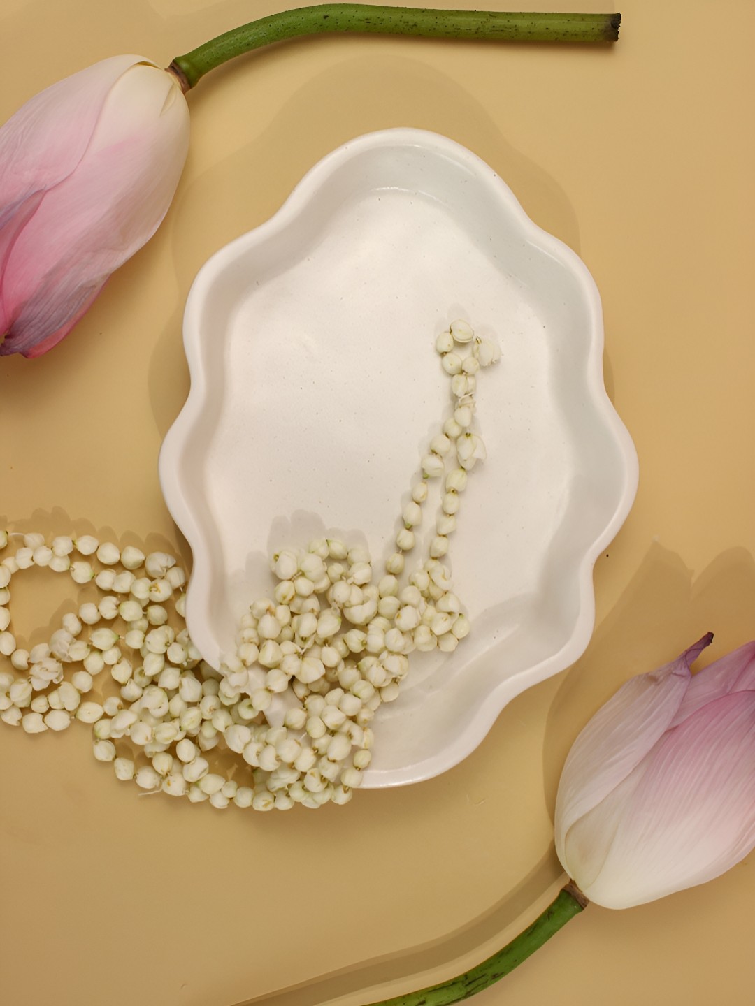 

The Orby House Off White Textured Ceramic Glossy Plate