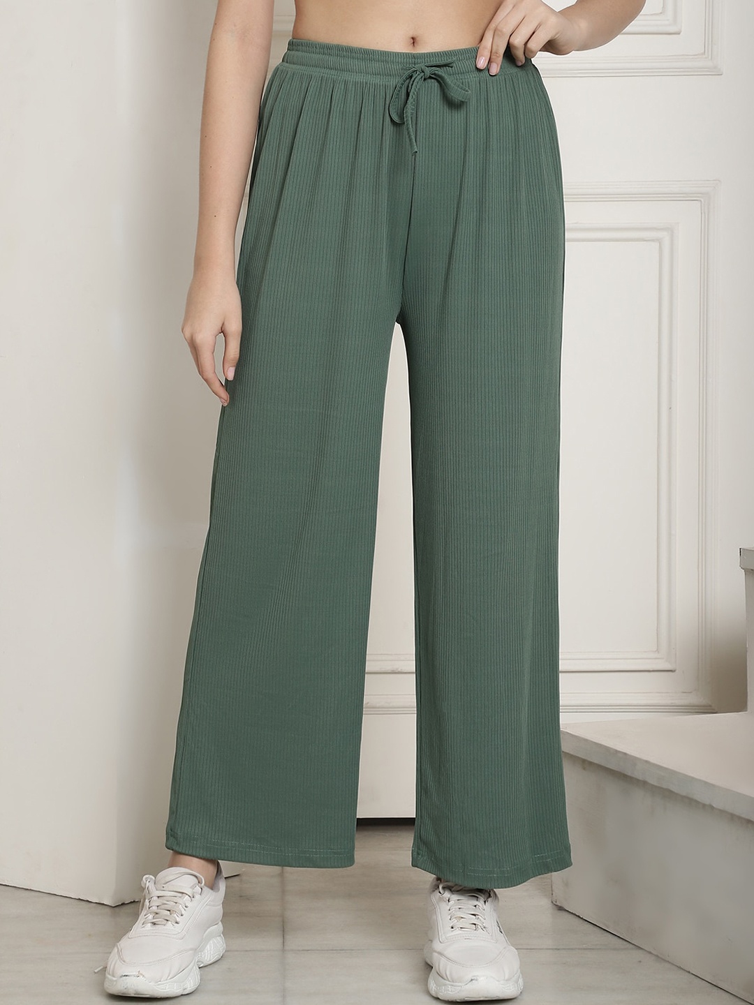 

NEUDIS Women Relaxed Fit Mid-Rise Plain Cotton Parallel Trousers, Green