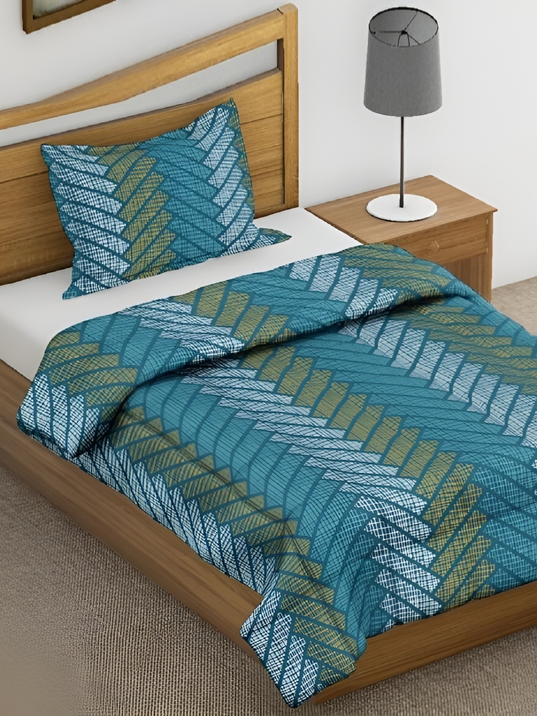 

LINENOVATION Blue & Green Geometric 200 GSM AC Room Double Bed Comforter