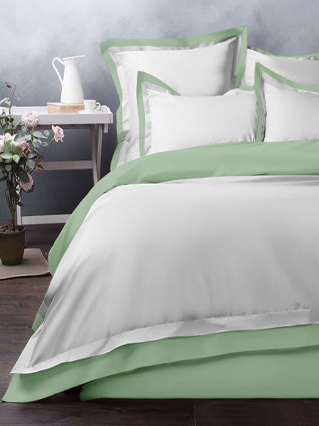 

THE WHITE MOSS Green & White Heavy Winter 150 GSM Single Bed Comforter With Pillow Covers