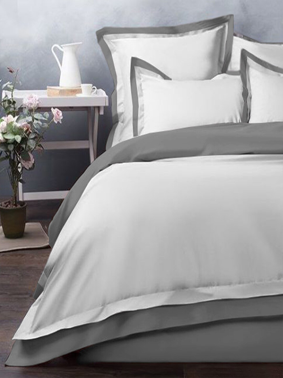 

THE WHITE MOSS Grey & White Heavy Winter 150 GSM Single Bed Comforter With Pillow Covers