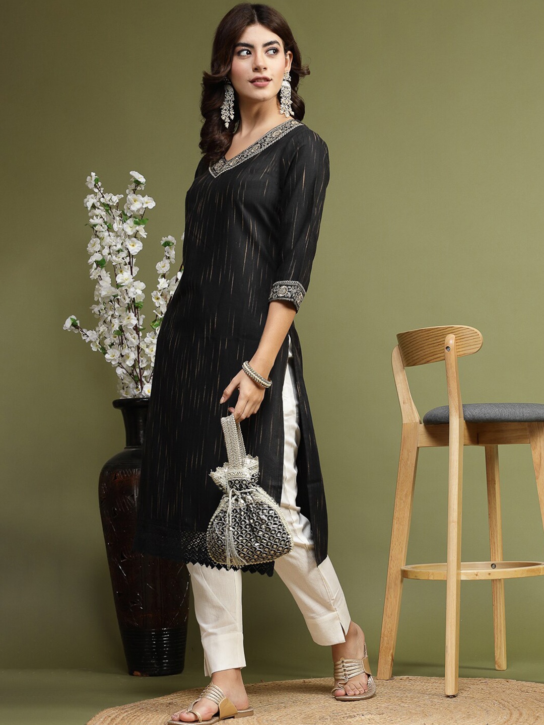 

Sangria Floral Embroidered V-Neck Thread Work Straight Kurta, Black