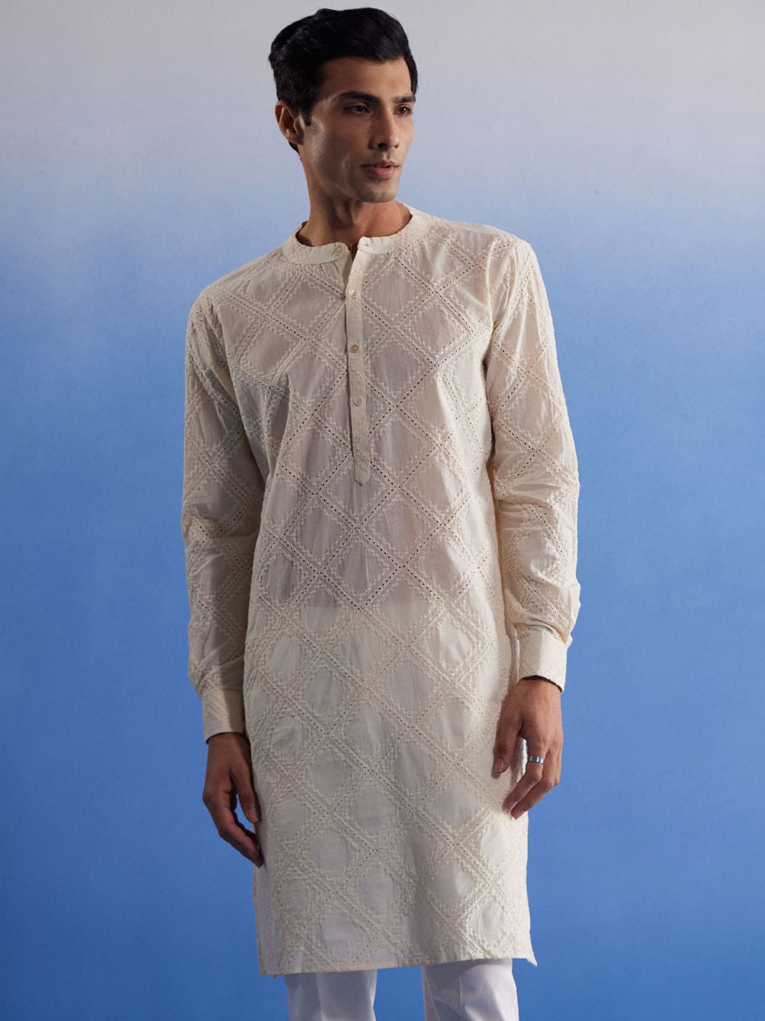 

VASTRAMAY Men Schiffli Embroidered Cotton Kurta, Cream