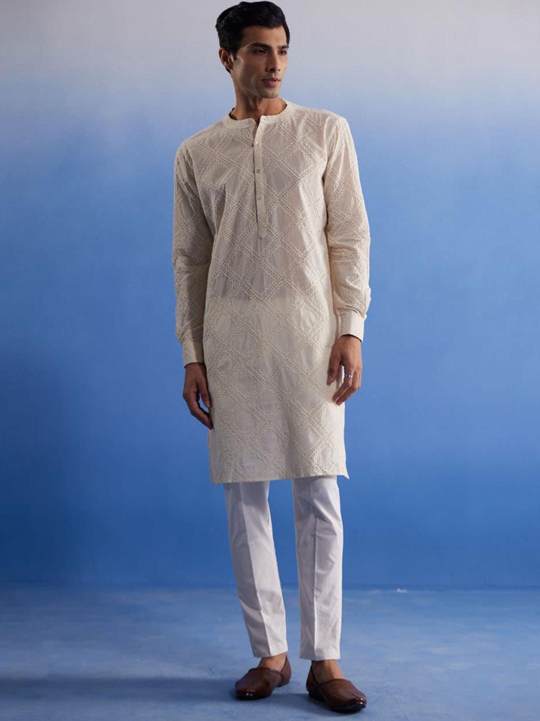 

VASTRAMAY Men Schiffli Embroidered Cotton Kurta With Pyjama, Cream