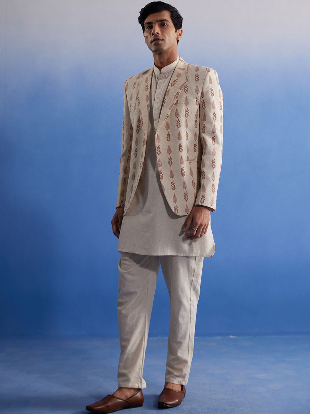 

VASTRAMAY Mandarin Collar Pure Cotton Kurta With Trousers, Cream