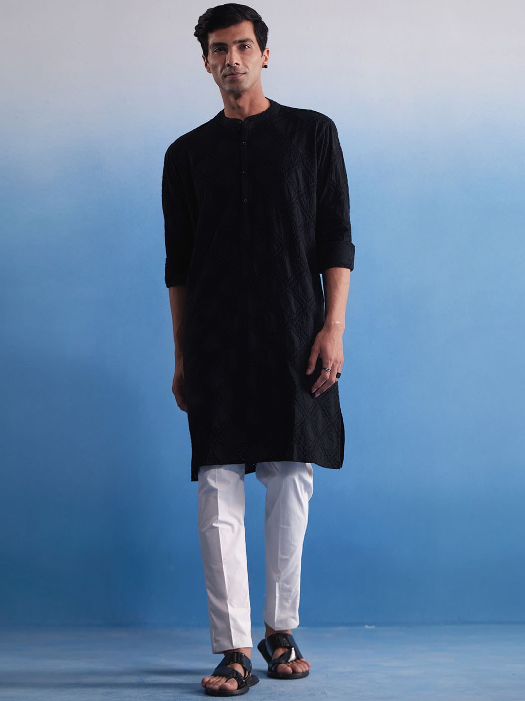 

VASTRAMAY Men Schiffli Embroidered Cotton Kurta With Pyjama, Black