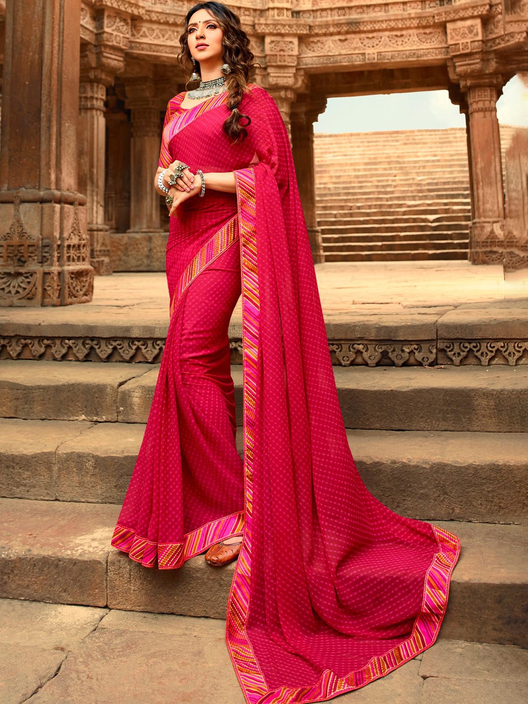 

Civamee Geometric Printed Saree, Pink