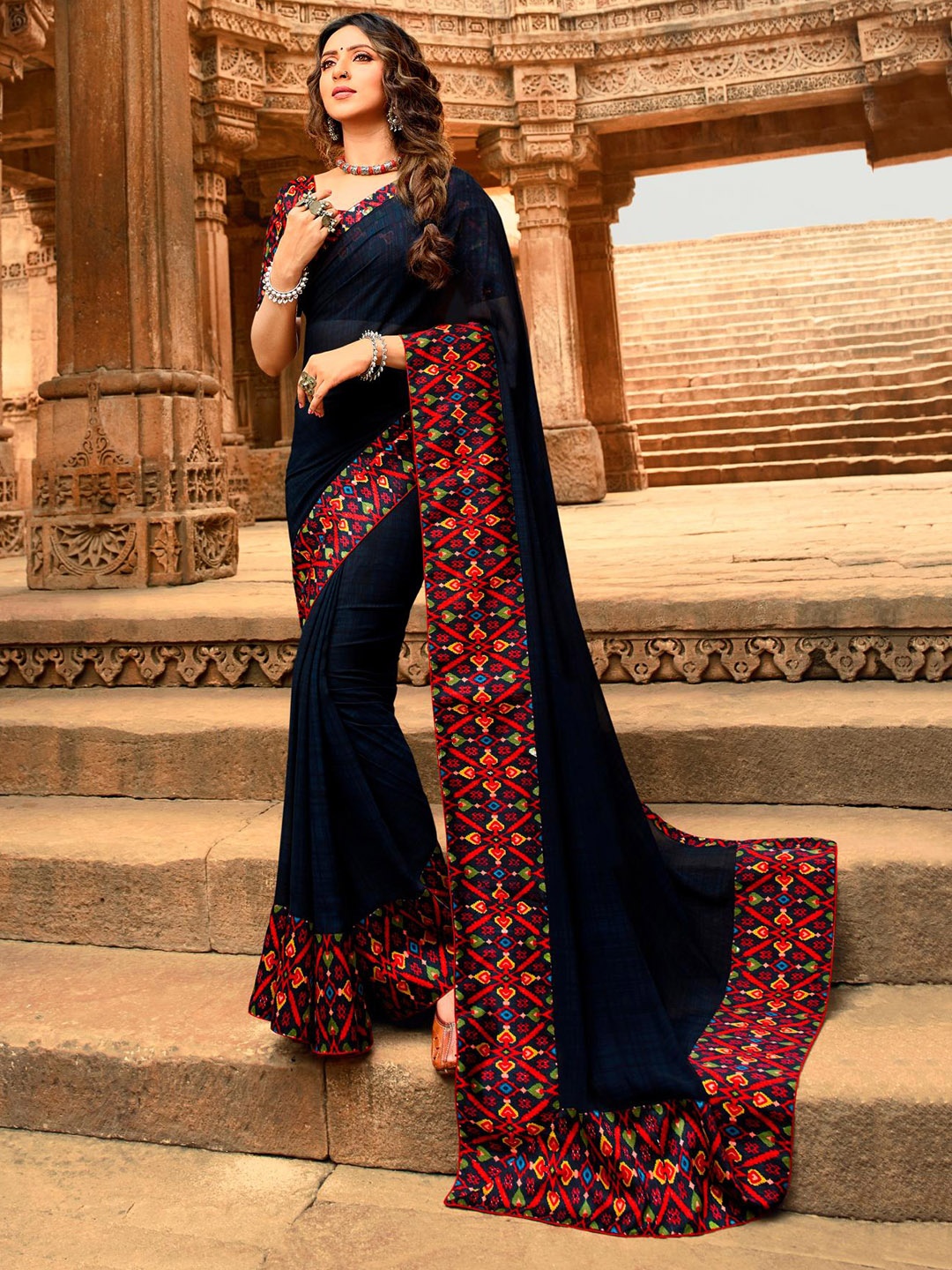 

Civamee Georgette Printed Striped Saree, Black