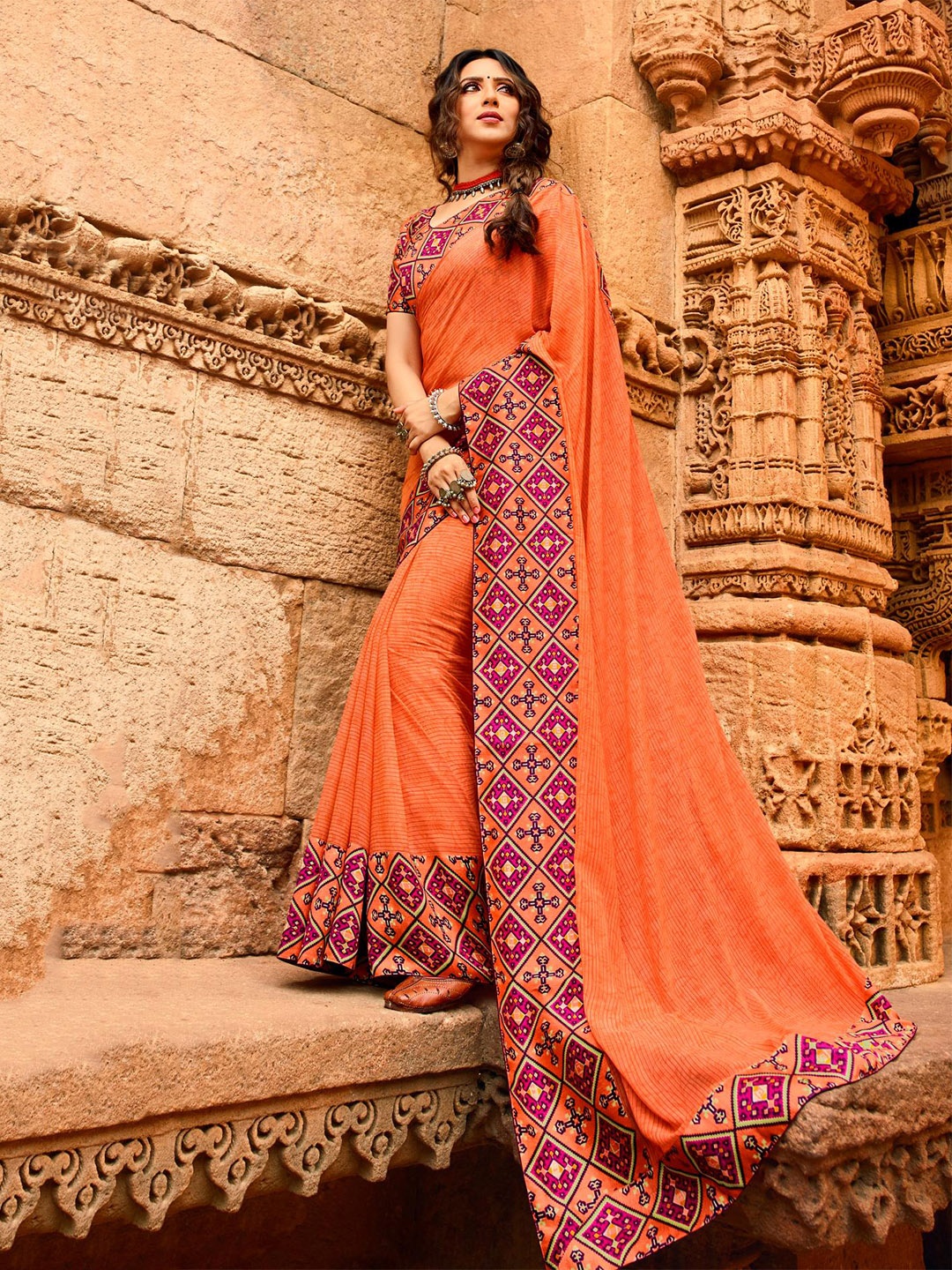 Civamee Geometric Printed Saree, Peach