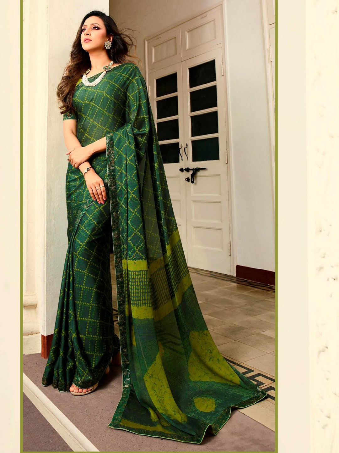 

Civamee Geometric Printed Saree, Green