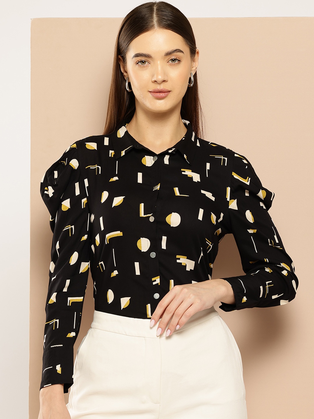 

Chemistry Women Printed Casual Shirt, Black