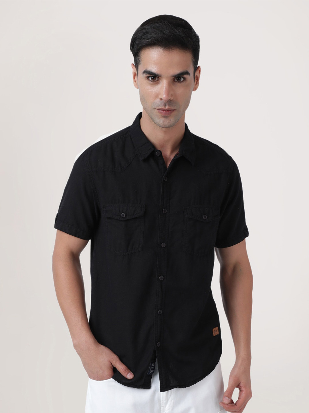 

The Roadster Lifestyle Co. Spread Collar Short Sleeves Cotton Linen Casual Shirt, Black