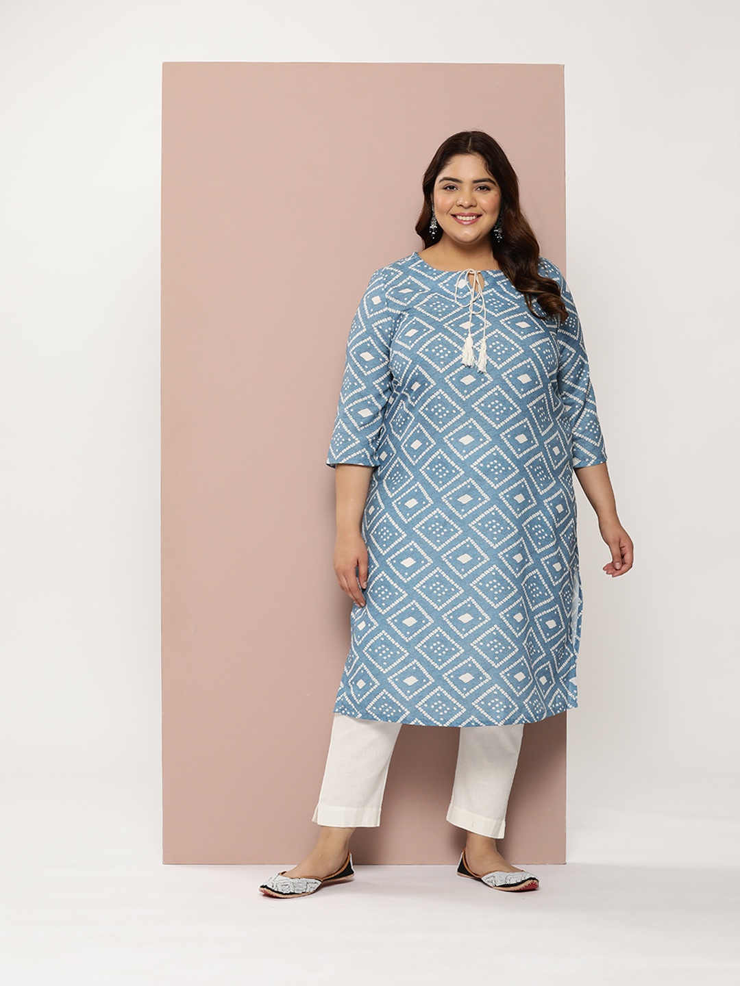 

Sztori Plus Size Bandhani Print Tie-Up Neck Kurta, Blue