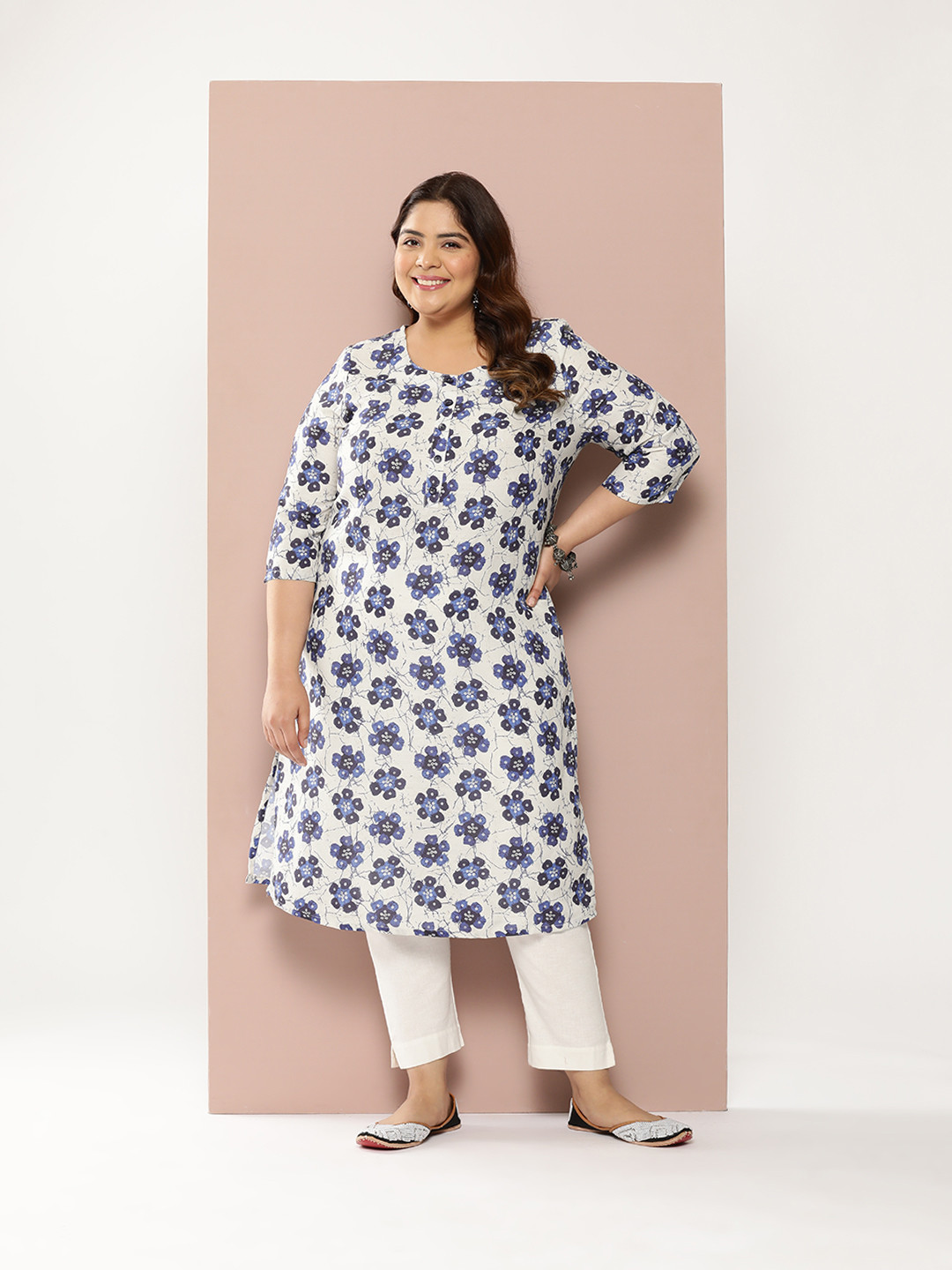 

Sztori Plus Size Floral Print Kurta, White