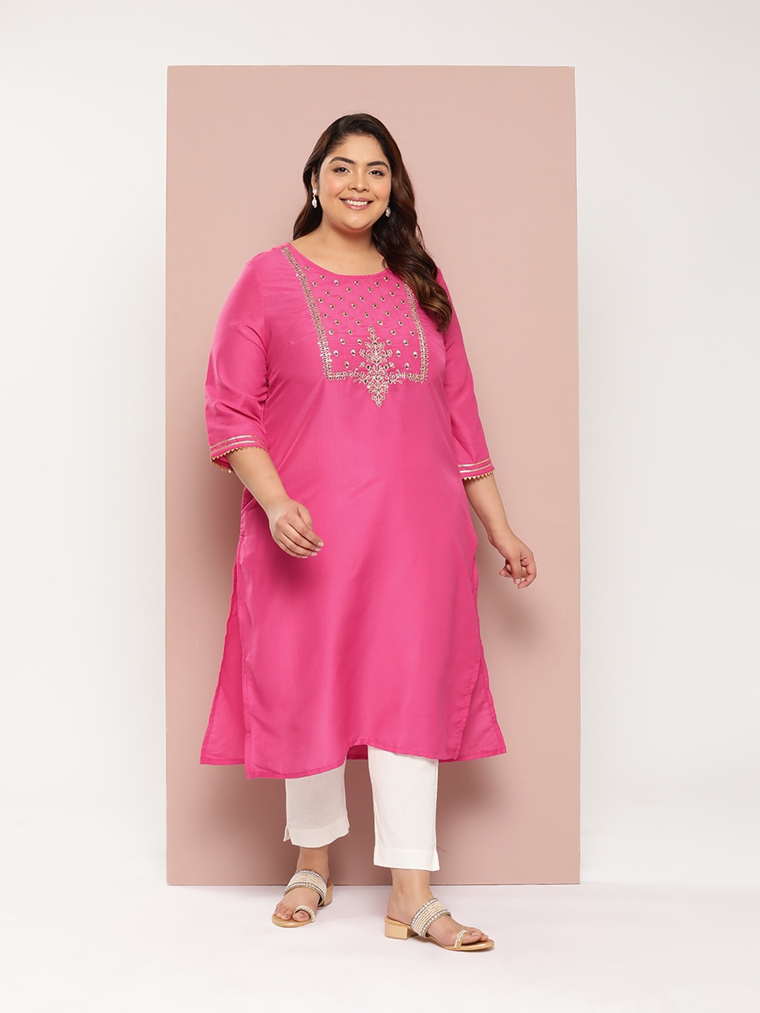 

Sztori Plus Size Ethnic Motifs Zari Embroidered Sequinned Gotta Patti Detailed Kurta, Pink