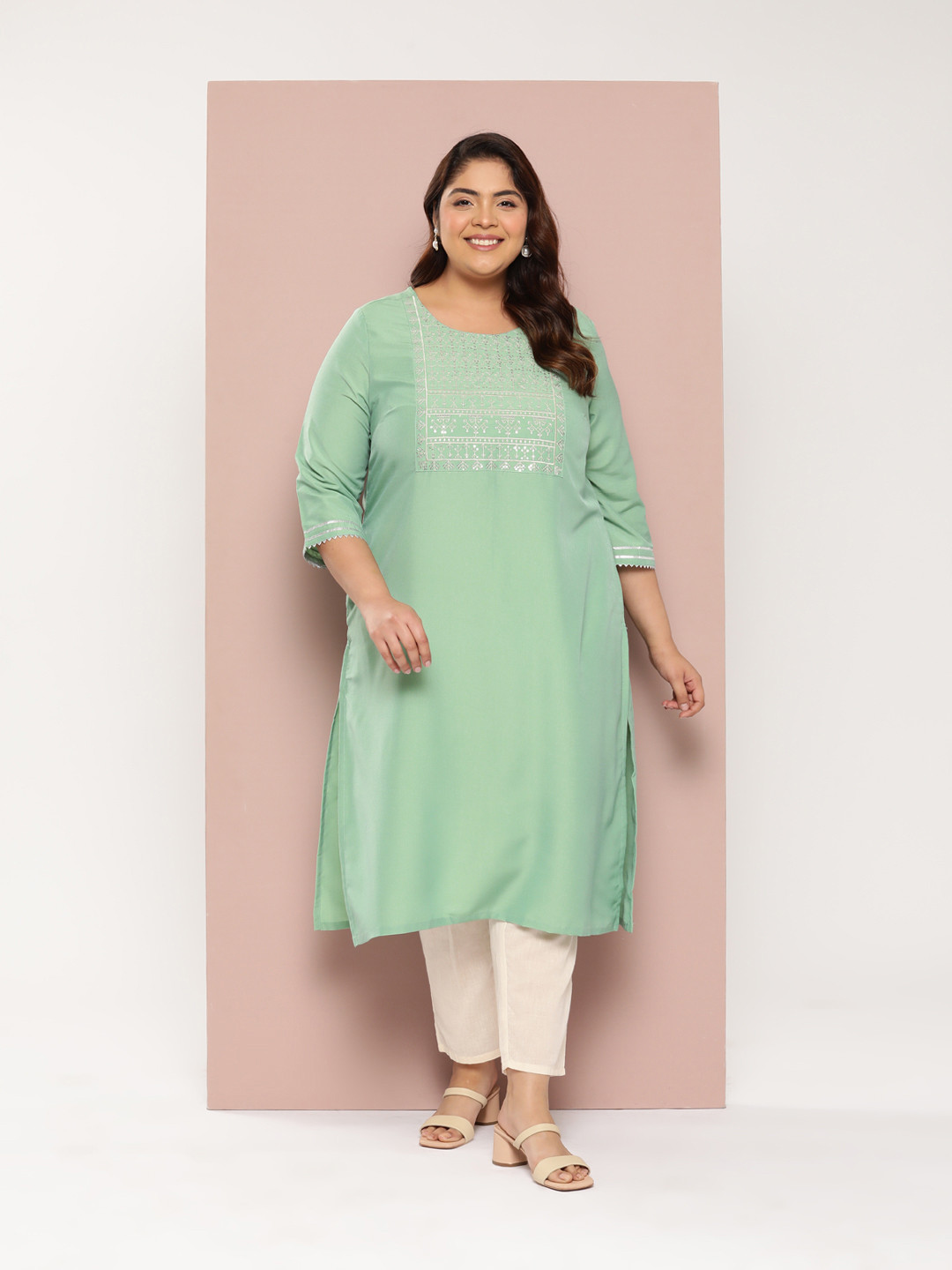 

Sztori Plus Size Ethnic Motifs Embroidered Sequinned Gotta Patti Detailed Kurta, Green