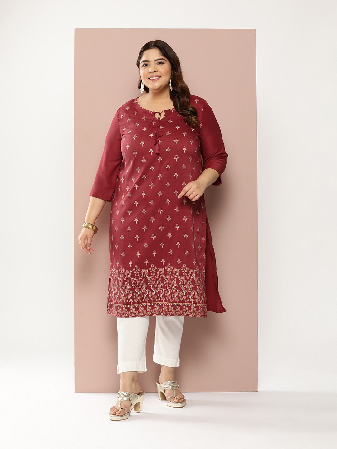 

Sztori Plus Size Foil Print Tie-Up Neck Kurta, Maroon