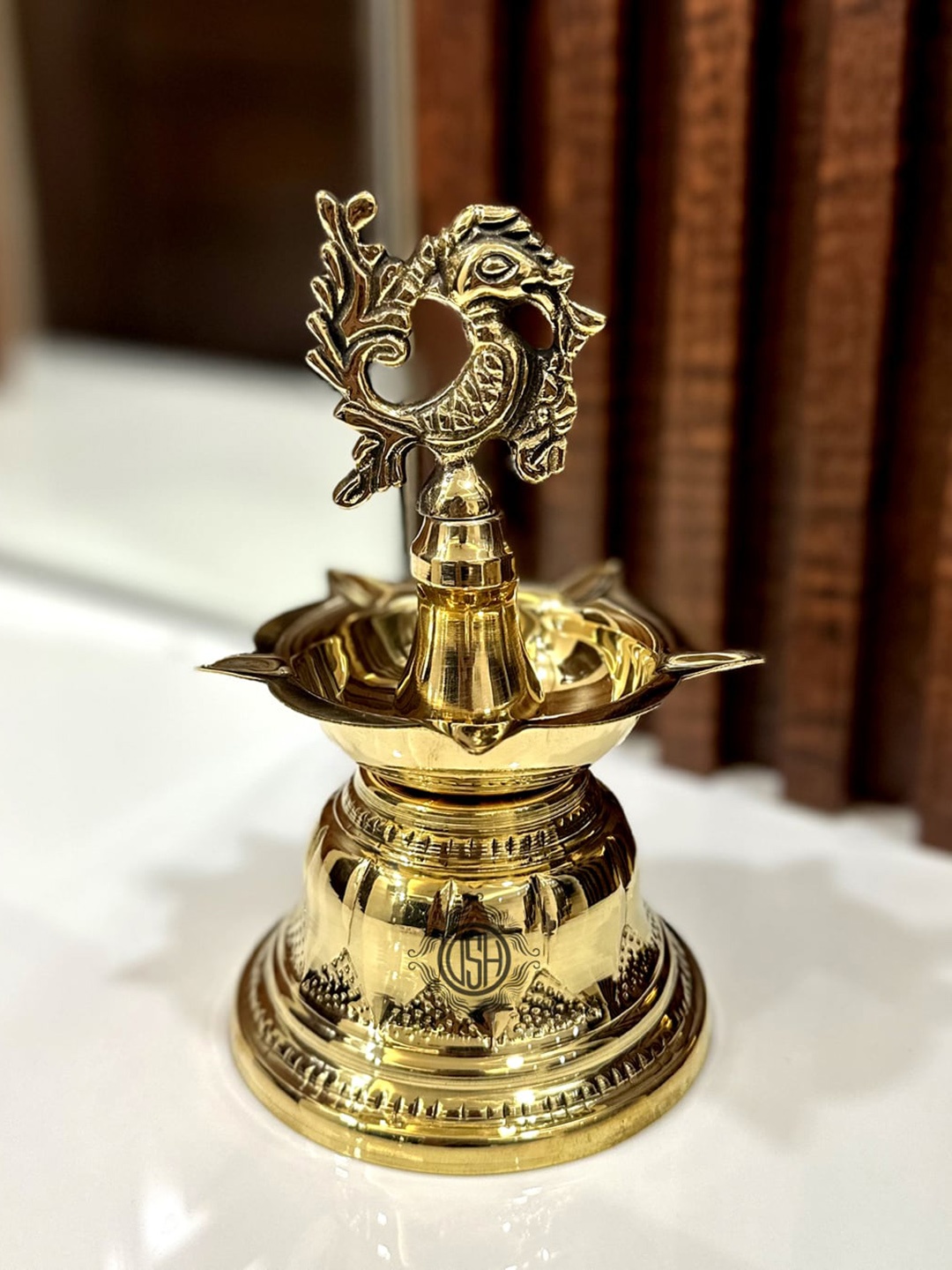 

DSH Crafting Your Curiosity Metallic toned Textured Brass Kamal Base Diya, Gold