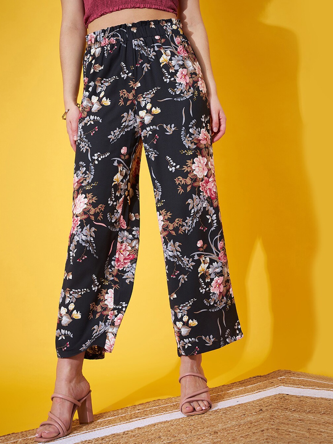 

Berrylush Women Floral Printed Relaxed Straight Leg Regular Fit High-Rise Plain Trousers, Black